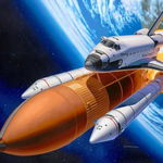 Set de Constructie Revell Space Shuttle Discovery + Booster Rockets (1:144)