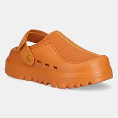 Saboti cu insertii din material textil