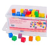 Set de 100 de cuburi colorate din lemn, în cutie transparentă din plastic