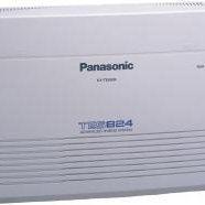 Centrala telefonica Panasonic KX-TES824CE(3/8), telefon proprietar KX-AT7730, adaptor interfon KX-TE82460X si interfon KX-T30865