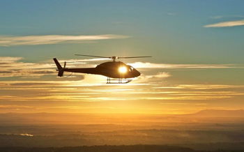 Chasing the sunset: Zbor cu elicopterul din Bucuresti, 