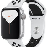 Smartwatch Apple Watch 5 Nike Series, LTPO OLED Capacitive touchscreen 1.78", Bluetooth, Wi-Fi, Bratara Nike Sport Band 44mm, Carcasa Aluminiu, Rezistent la apa si praf (Alb/Negru)