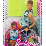 Papusa Barbie Ken cu scaun cu rotile si rampa, 26cm