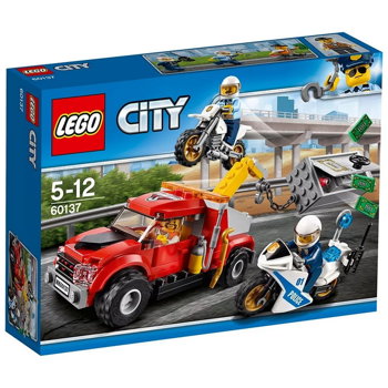 City Police Cazul “Camionul de remorcare” 60137, LEGO