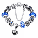 Bratara cu charms Queen din aliaj placat cu argint cu 12 talismane si opritor cu lant de siguranta 18cm albastru model flori, KRASSUS