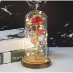 Trandafir de sticla artificial in cupola 15 cm cu suport din lemn cu lumina led, 